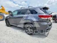 2017 Toyota Highlander photo