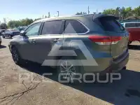 2017 Toyota Highlander photo