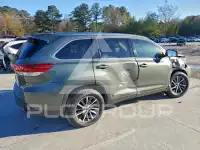 2017 Toyota Highlander photo