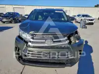 2017 Toyota Highlander photo