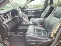 2017 Toyota Highlander photo
