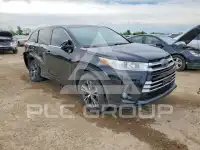 2017 Toyota Highlander photo