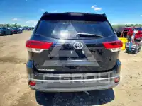 2017 Toyota Highlander photo
