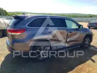 2017 Toyota Highlander photo