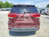 2017 Toyota Highlander photo