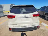 2017 Toyota Highlander photo