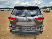 2017 Toyota Highlander photo