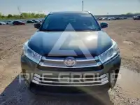 2017 Toyota Highlander photo