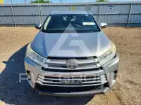 2017 Toyota Highlander photo