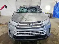 2017 Toyota Highlander photo