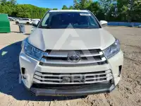 2017 Toyota Highlander photo