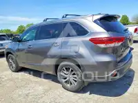 2017 Toyota Highlander photo