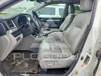 2017 Toyota Highlander photo