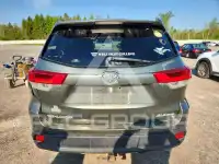 2017 Toyota Highlander photo
