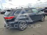 2017 Toyota Highlander photo