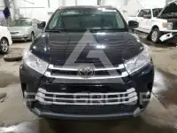 2017 Toyota Highlander photo