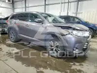2017 Toyota Highlander photo