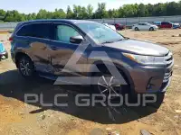 2017 Toyota Highlander photo