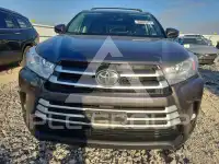 2017 Toyota Highlander photo
