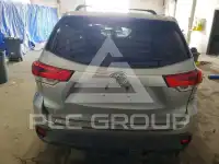 2017 Toyota Highlander photo