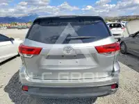 2017 Toyota Highlander photo