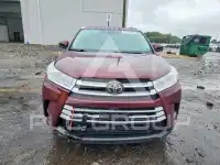 2017 Toyota Highlander photo