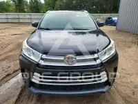 2017 Toyota Highlander photo