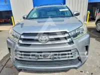 2017 Toyota Highlander фото