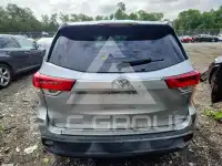 2017 Toyota Highlander photo