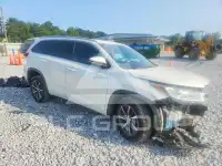 2017 Toyota Highlander photo