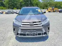 2017 Toyota Highlander photo