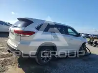2017 Toyota Highlander photo