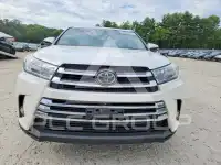 2017 Toyota Highlander photo