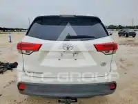 2017 Toyota Highlander photo