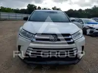 2017 Toyota Highlander photo
