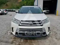2017 Toyota Highlander photo