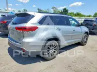 2017 Toyota Highlander фото