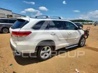 2017 Toyota Highlander photo