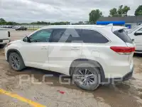 2017 Toyota Highlander photo