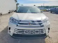 2017 Toyota Highlander photo