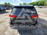 2017 Toyota Highlander photo