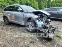 2017 Toyota Highlander photo