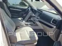 2017 Toyota Highlander photo
