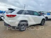 2017 Toyota Highlander photo