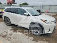 2017 Toyota Highlander photo