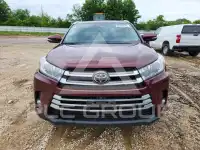 2017 Toyota Highlander photo