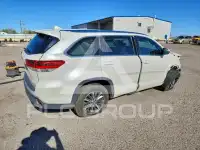 2017 Toyota Highlander photo