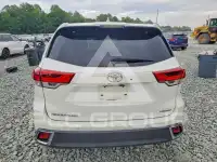 2017 Toyota Highlander photo