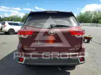 2017 Toyota Highlander photo
