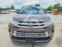 2017 Toyota Highlander photo